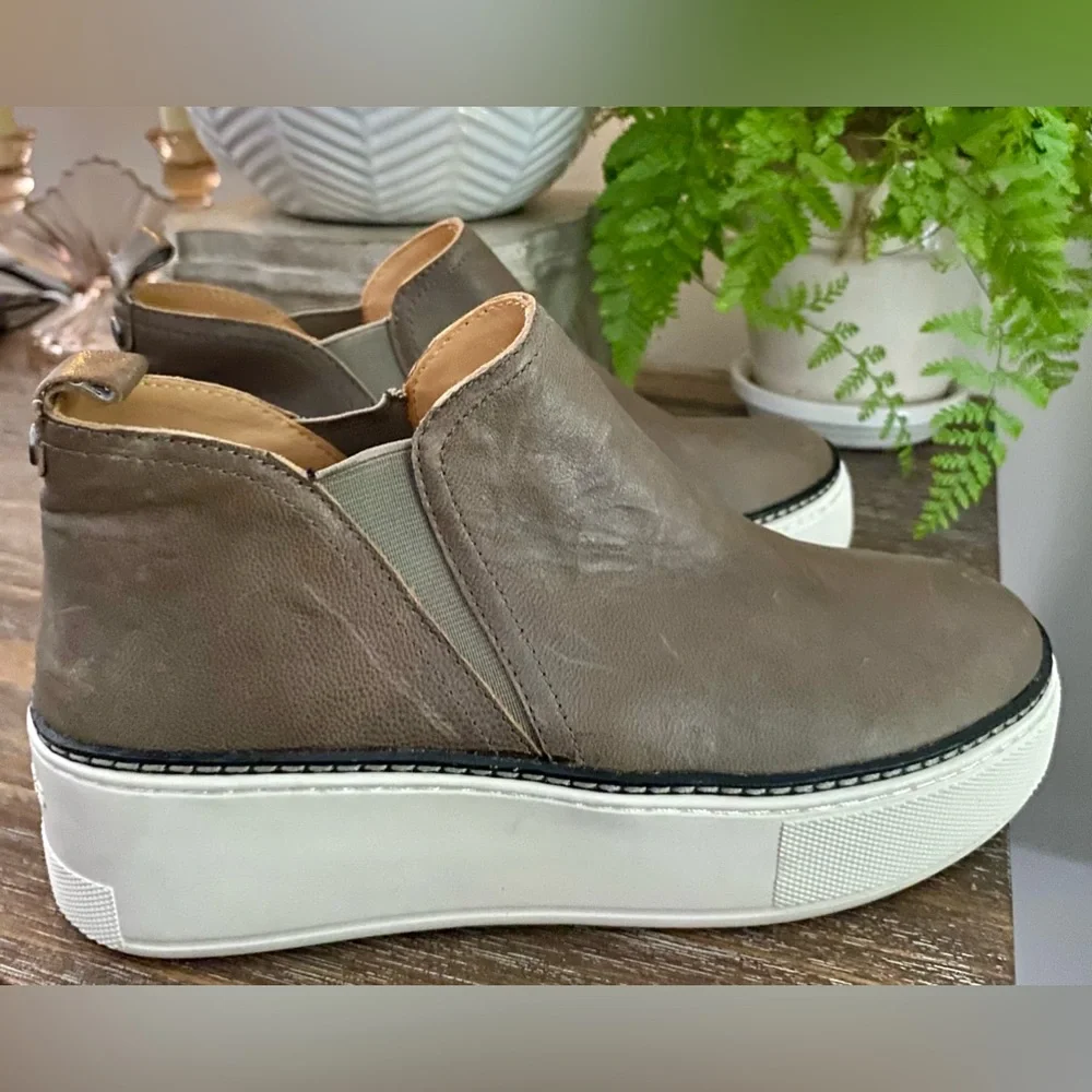 J/Slides Mika‎ Women’s 6.5 Platform Leather Slip On Sneaker Boot Bronze / Brown